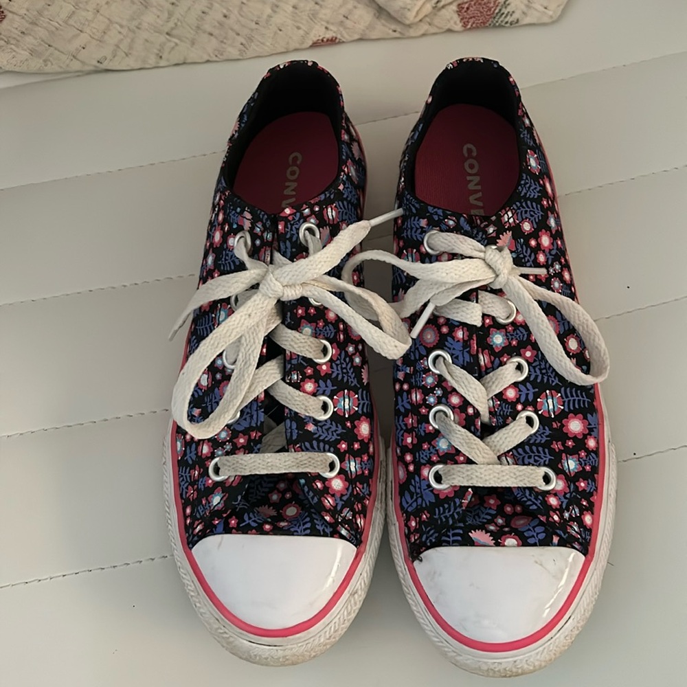 Girls Converse